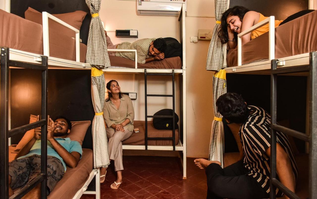 The Hosteller Goa, Анжуна Экстерьер фото